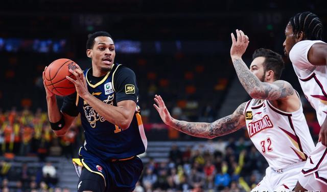 爱游戏官方入口-包含赛地聚焦：CBA常规赛今夜热度飙升，密尔沃基雄鹿外线爆发，悬念犹存，控场能力受关注的词条